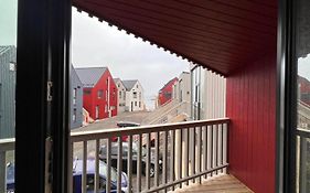 Stilren Leilighet I Henningsvaer